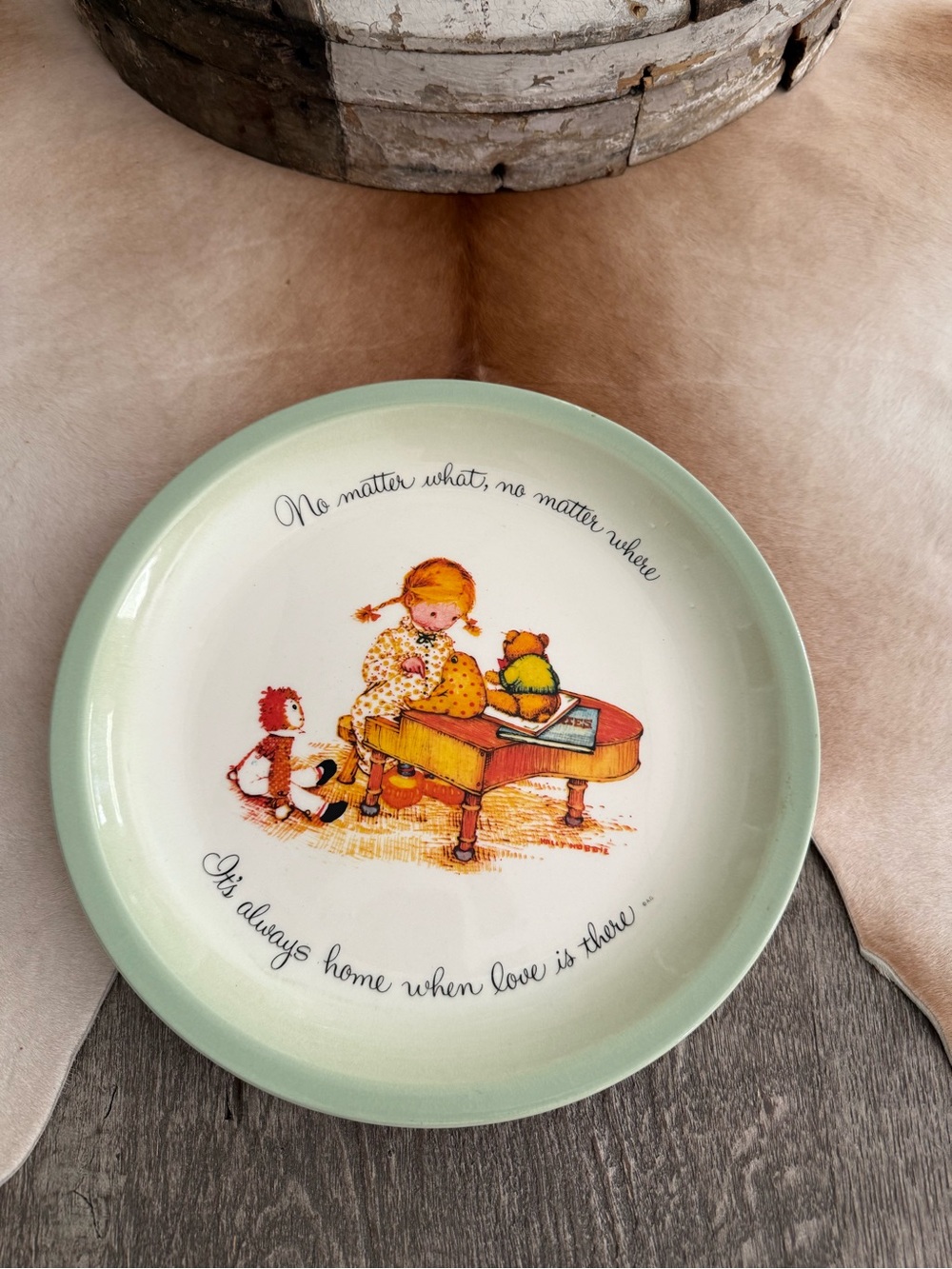 Vintage Holly Hobbie Collector’s Edition Ceramic Plate with Mint Rim